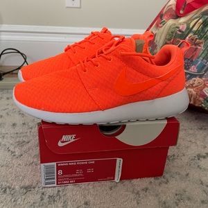 WOMENS NIKE ROSHE ONE TOTAL ORANGE SIZE 8 USA